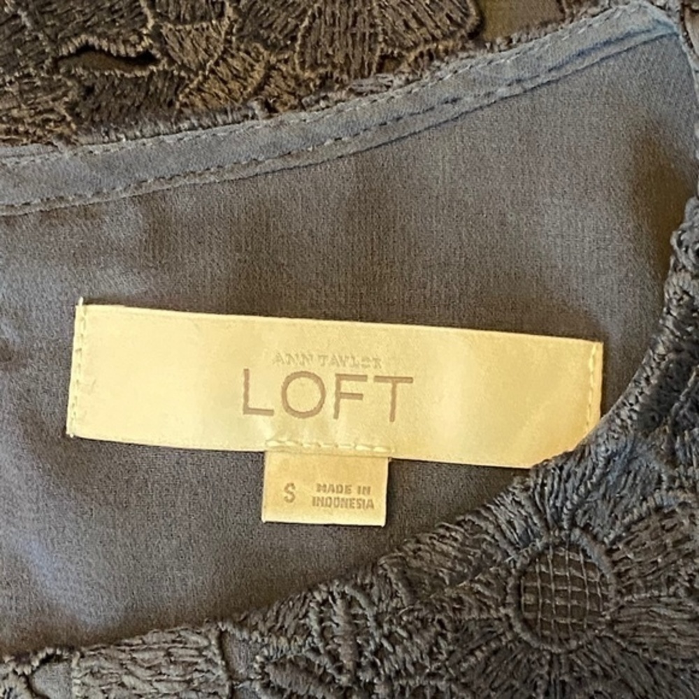 Ann Taylor LOFT Top Dark Gray Floral Lace‎ Overlay Tank Blouse Size Small - Picture 13 of 14
